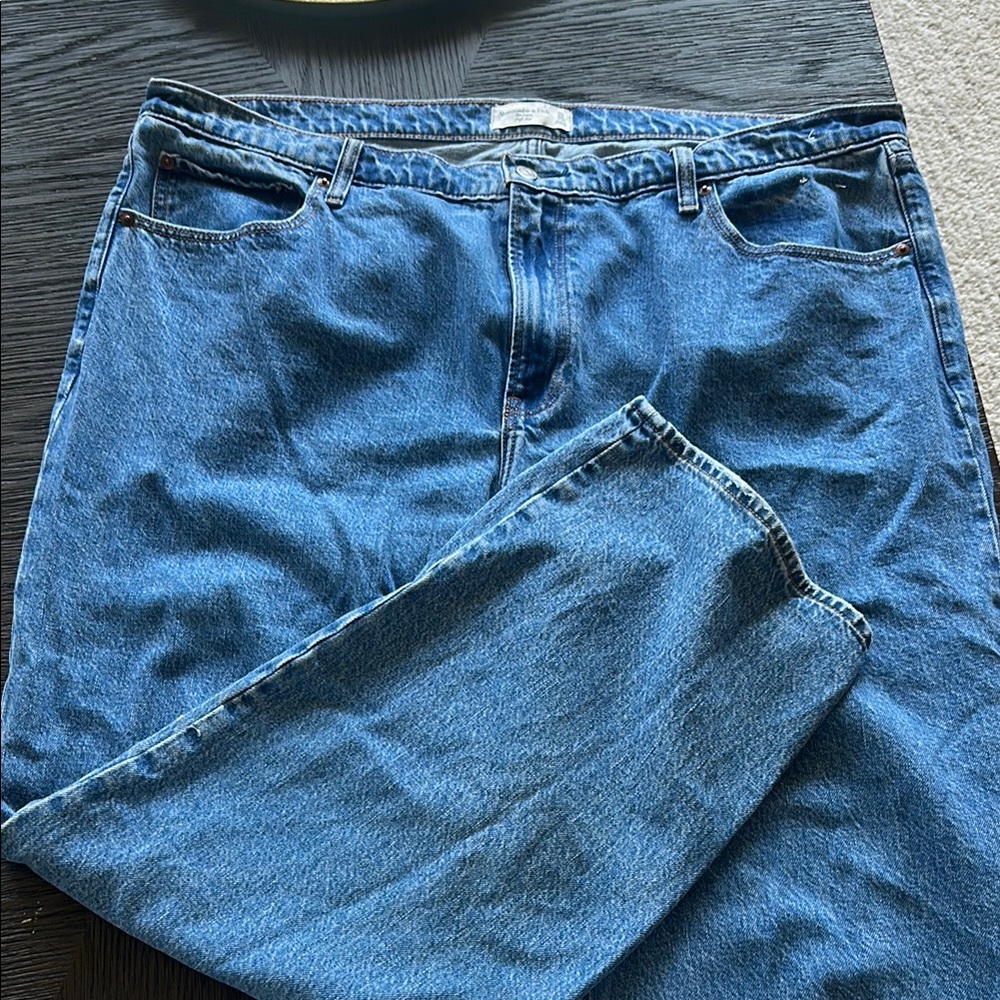 Abercrombie & Fitch The Loose High Rise Jeans. Curve love size 35. EUC!